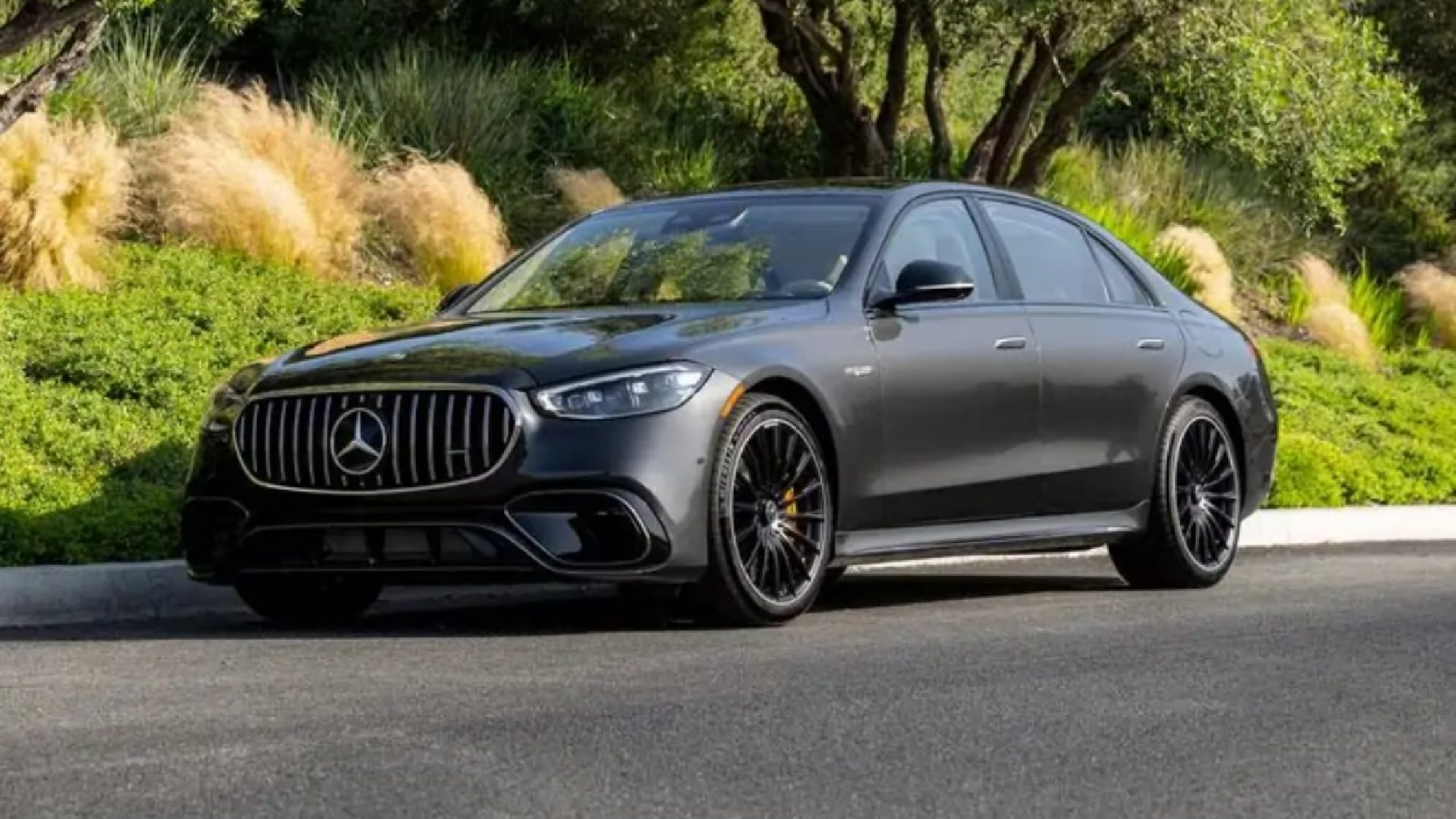 2025 Mercedes-Benz S-Class: A Comprehensive Guide of Specifications and Prices